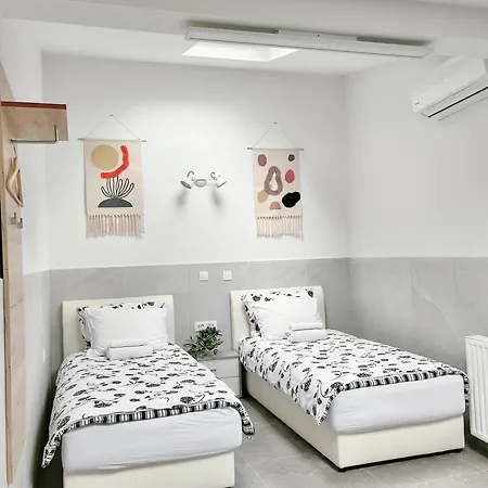 Lina Rooms Hostel-2