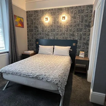 Charlotte Guest House-3