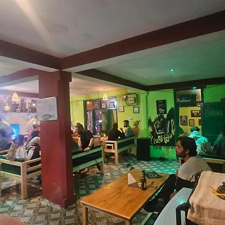 Non Stop Cafe Hostel & Stay-2