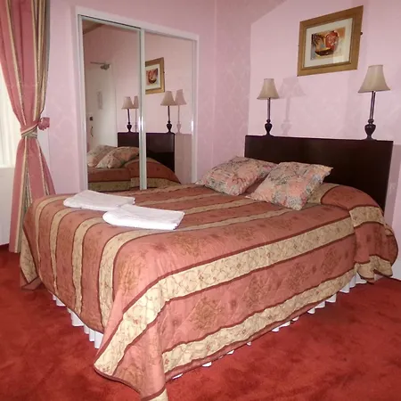 Averon Guest House-3