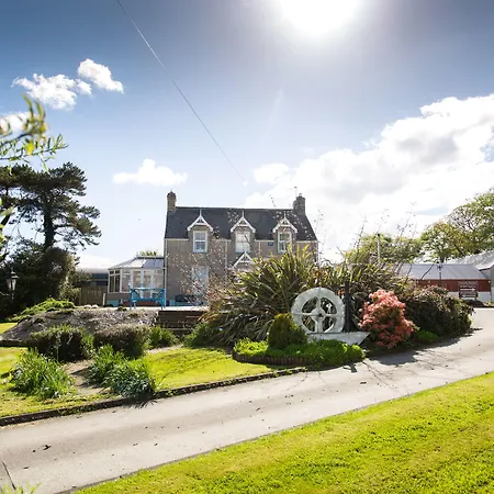Groarty House/Manor-3