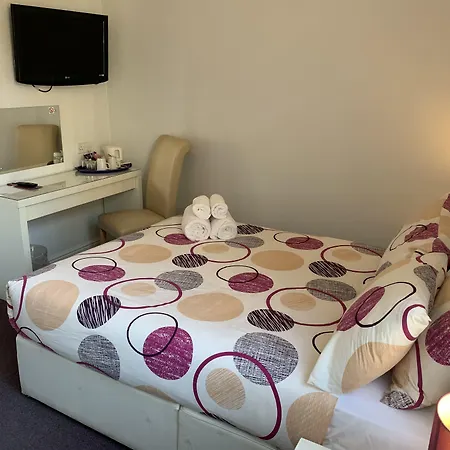 Austins Guest House-3