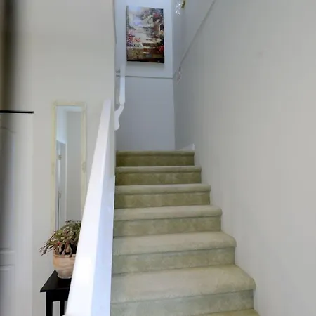 Marpole Guest House-3