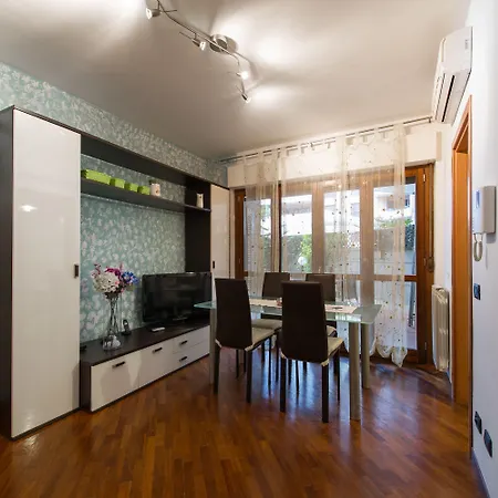 Domus Al Parco Guest House-3