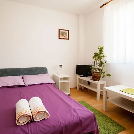 Friendly People'S Guest House-3