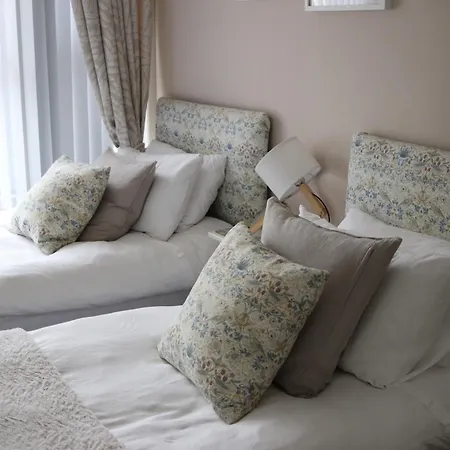 Poole Park House-3