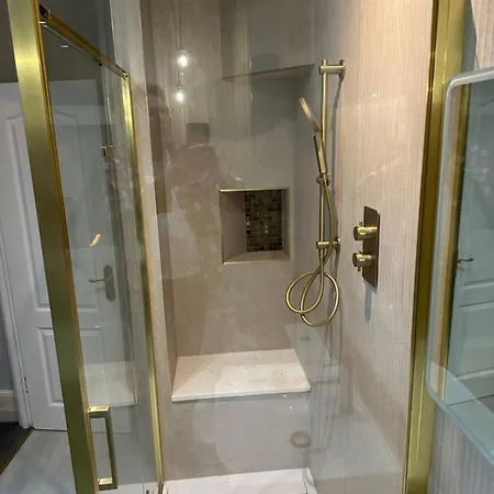 Ashbys Accommodation & Spa Hire-2
