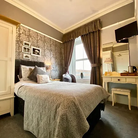 Glendale Guest House-2