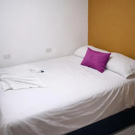 Seven Nights Hostel Cartagena-2
