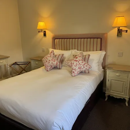 The Old Fourpenny Shop Hotel-2