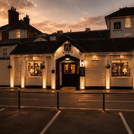 Ashbys Accommodation & Spa Hire-3