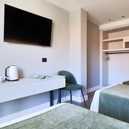 Hostal Sol y Miel-3