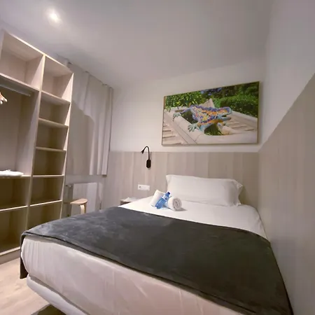 Hostal Bestprice Barcelona Stadium-2