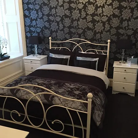 Lochnagar Guest House-2