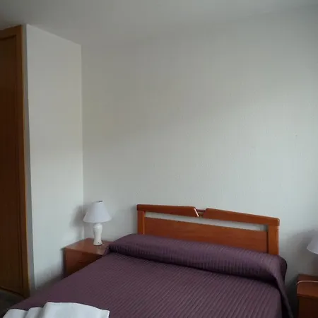 Hostal Residencia Ponte Vella-3