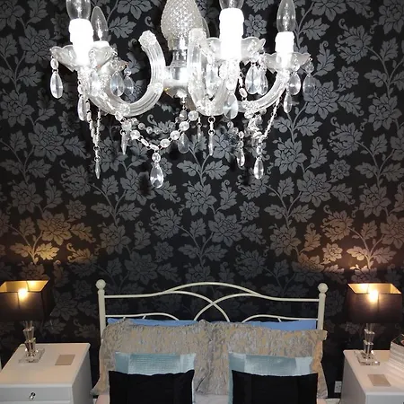 Lochnagar Guest House-3