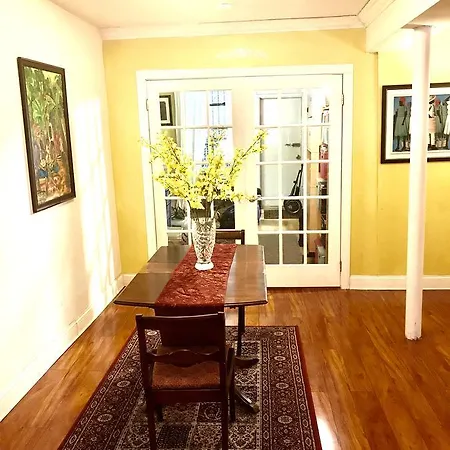 Townhouse On Greene-3