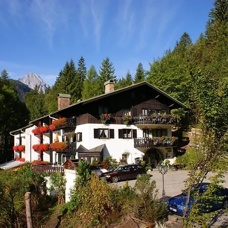 Gaestehaus Laerchenhang-3