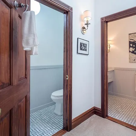 Manhattan Guest Suites-3