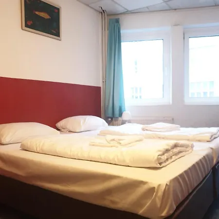 Thomas Rooms-3