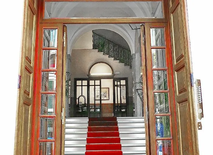 Nik Rooms