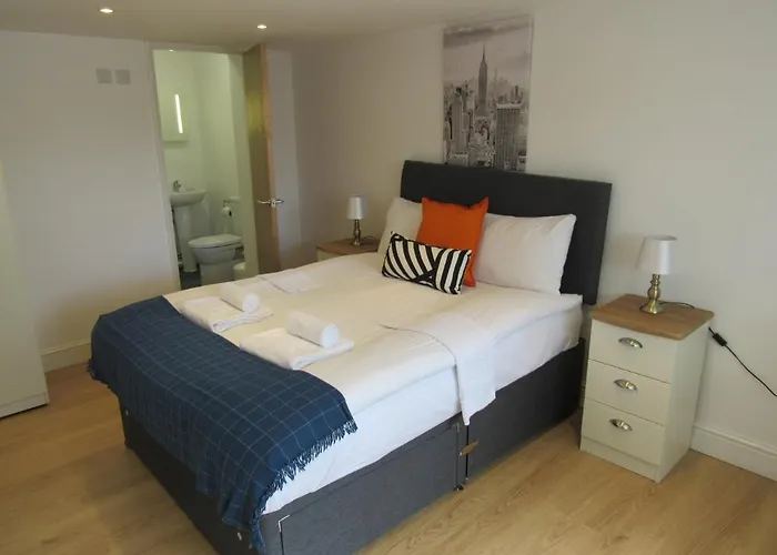 The Cambridge Suites - Tas Accommodations
