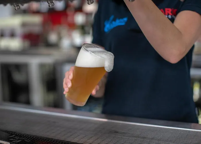 Motel: The Park Hotel Motel, Suffolk Park