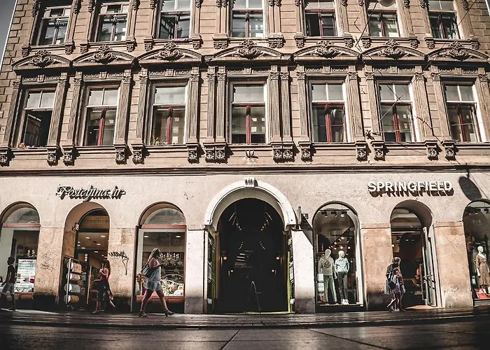 Hotel near College: Chillout Hostel Zagreb