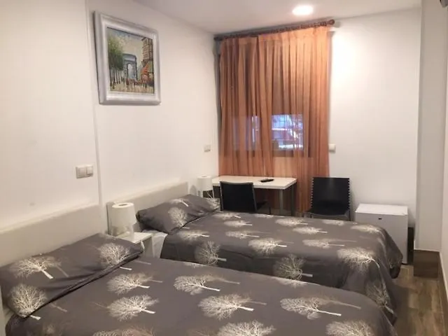 Rooms H Skyline