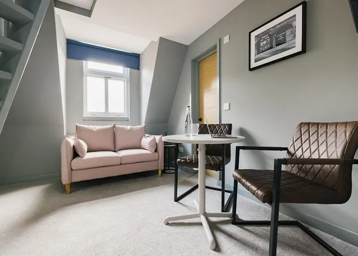 Pet Friendly hotel: Towerbridge64