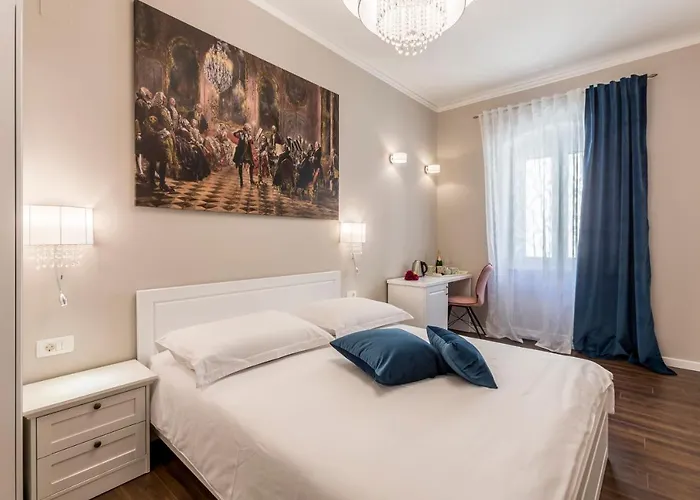 B&B only: Theatre Of Dreams Rooms