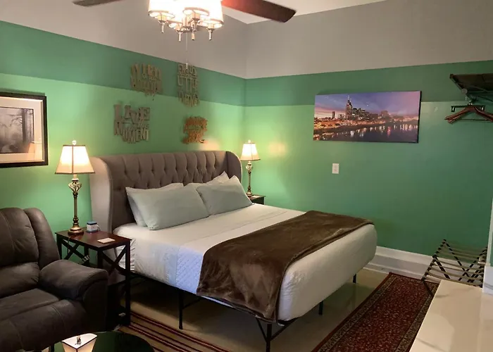 Rick'S Downtown Nashville Guest House