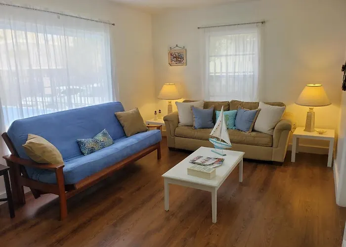 La Villa Azul - A Beachy Stay In Miami