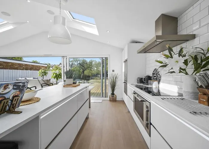 Villa: Clarence House-Windsor-Parking-5 Bed
