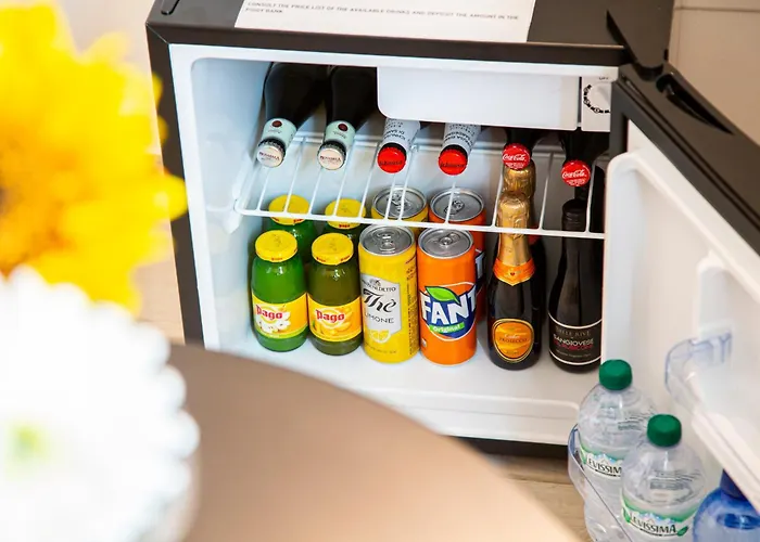 Hotel Jacuzzi: Suite Black And Wite