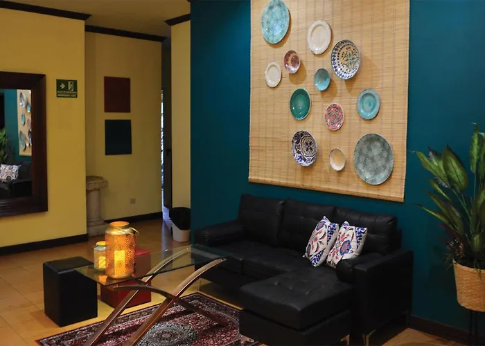 Hotel Cr Lounge By Little Havana (Adults Only)