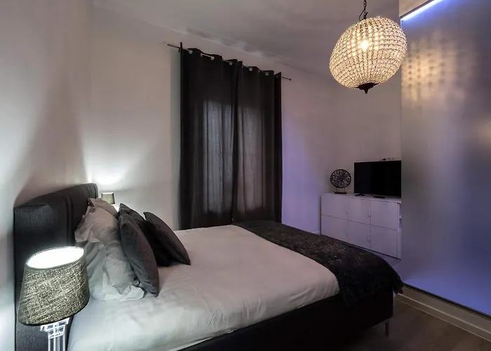 Executive Double Room With En-Suite In Guest House Rue Trevires R3