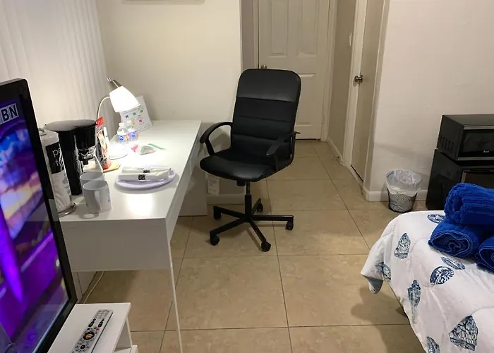 Cute, Cozy Mother-In-Law Suite In The Heart Of Miami