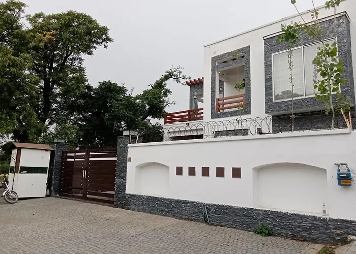 Crosswinds Guest House