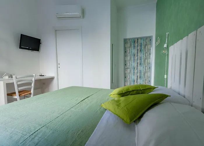Al Borgo Marinaro Guest House