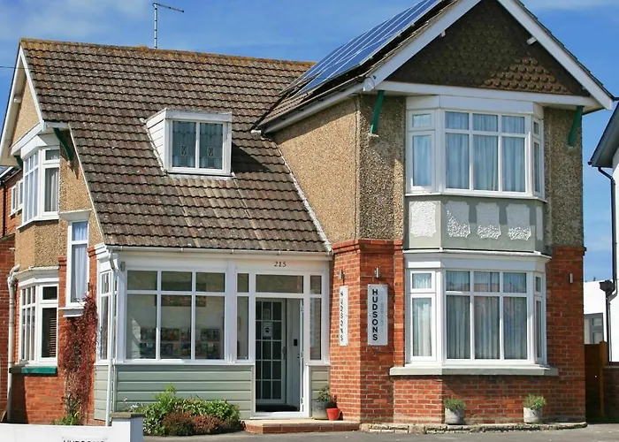 Hudsons Guest House - Adults Only