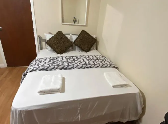 A Great Room In Queens