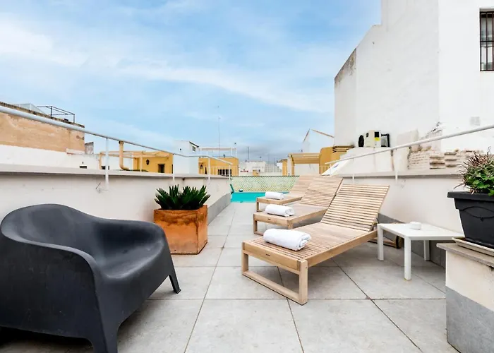 Hotel cerca del colegio: Apartamentos RG Suites Plaza del Salvador