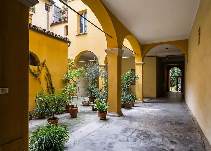  Sotto I Portici Di