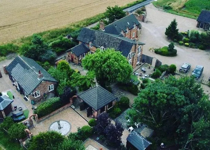 Villa: Lincoln Holiday Retreat Cottage With Private Hot Tub
