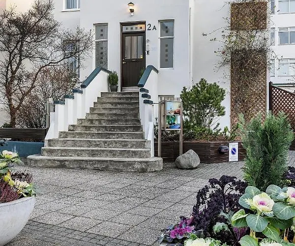 Trip to College Castle House Luxury s