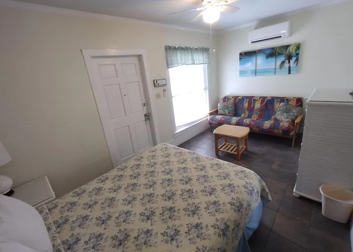 The Angelina Guesthouse - Adult Exclusive