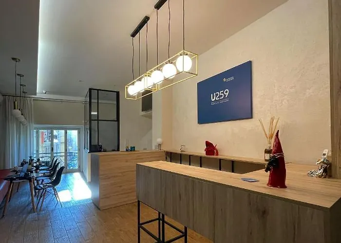  U259 B&B