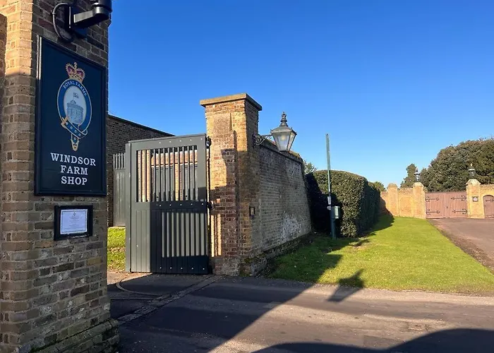 The Manor Hotel