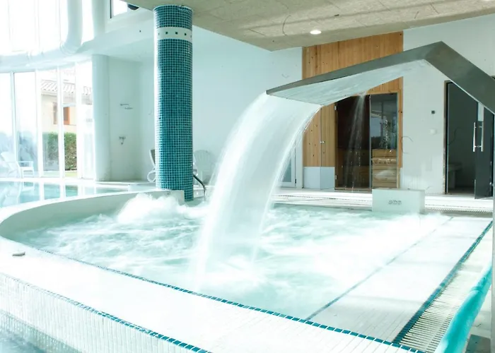 Hoteles con Jacuzzi & Apartaments Thalassa Sport & Wellness
